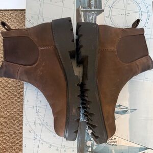 UGG Women's Brown Ankle Boots Size 8